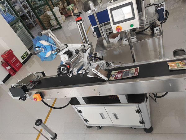 星火全自動圓瓶貼標機設(shè)備